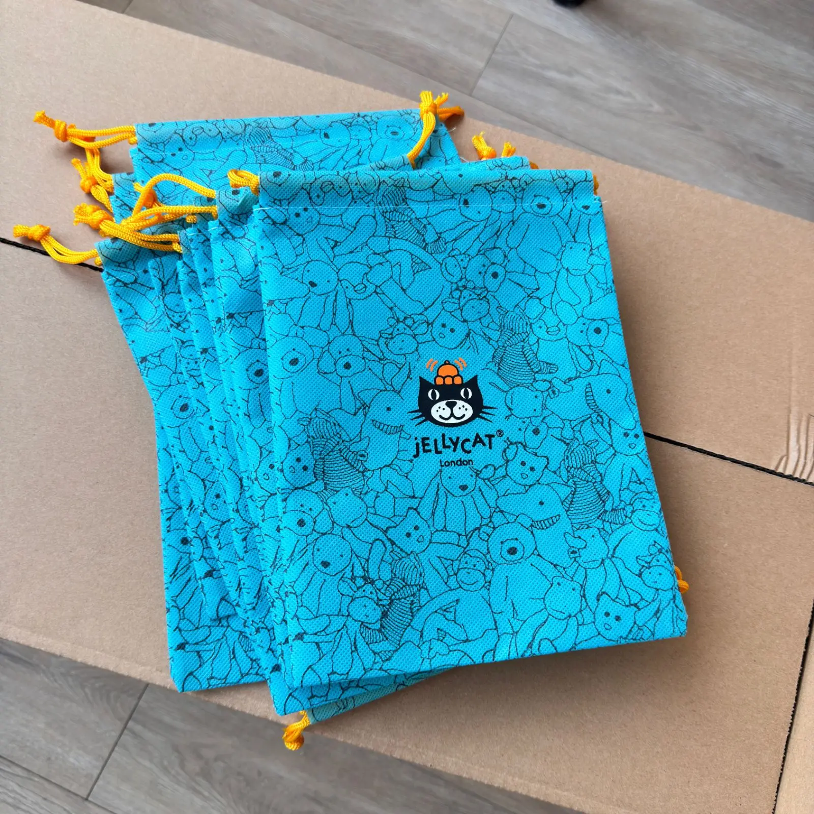 Niebieska, urocza, nietkana to – Anime Tote Bag recenzja i cena
